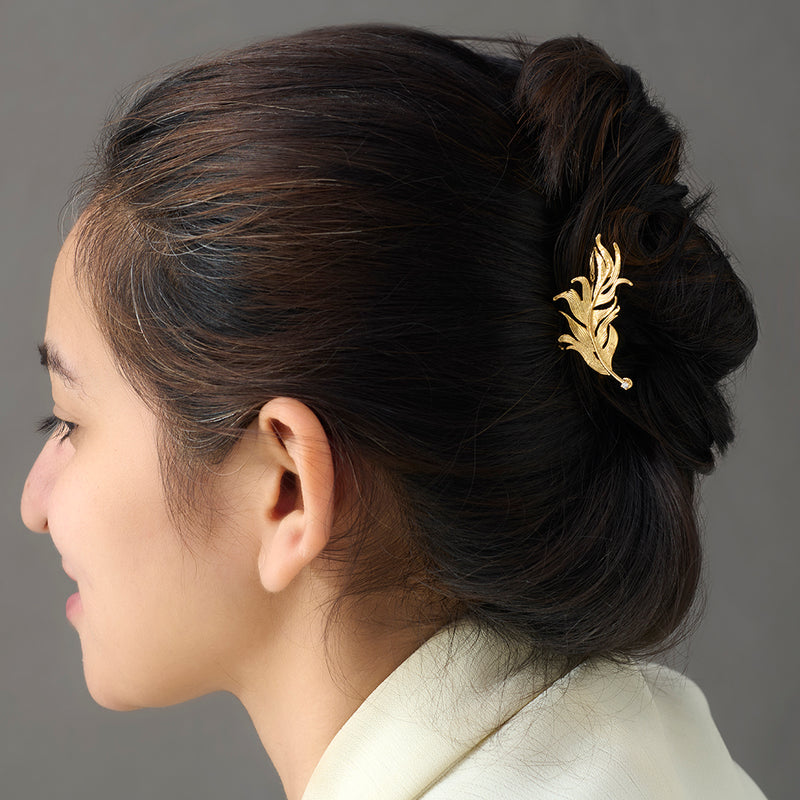 Dove Drift (French HairPin)